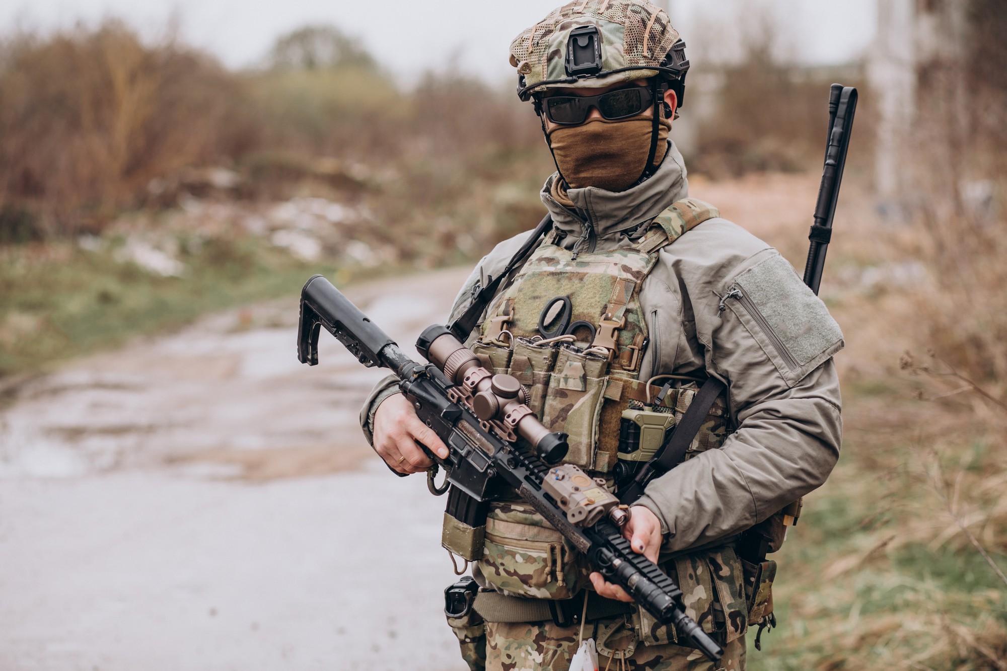 army-soldiers-fighting-with-guns-defending-their-country